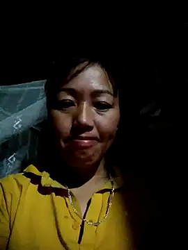 Snapshot of Yanmey chatting on 10/19/25, 11:16 Yanmey online show from 10/19/25, 11:16