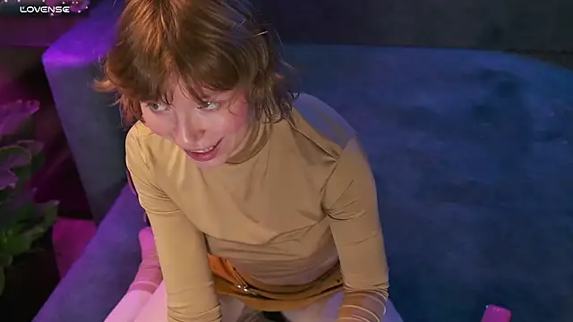 Snapshot of your_carrie chatting on 11/02/25, 11:45 your carrie online show from 11/02/25, 11:45