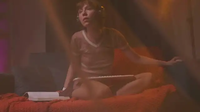 Snapshot of your_carrie chatting on 11/12/25, 10:26 your carrie online show from 11/12/25, 10:26