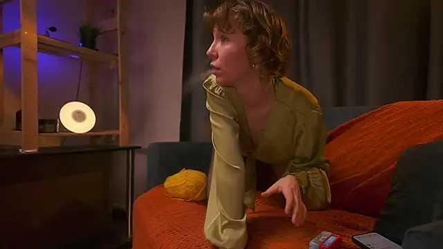 Snapshot of your_carrie chatting on 12/03/25, 12:25 your carrie online show from 12/03/25, 12:25