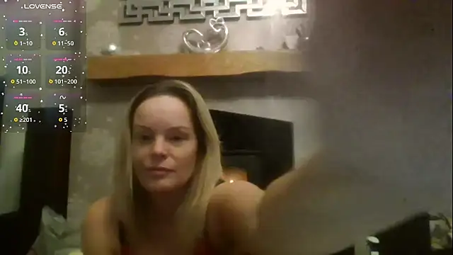 Snapshot of SUGER-SPICE chatting on 10/14/25, 06:20 SUGER-SPICE online show from 10/14/25, 06:20