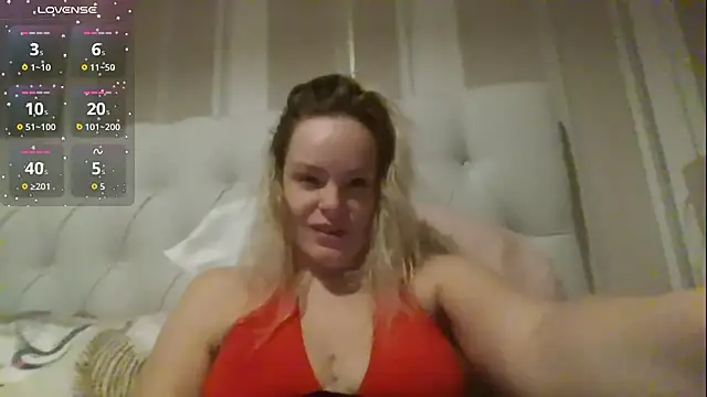 Snapshot of SUGER-SPICE chatting on 10/18/25, 06:52 SUGER-SPICE online show from 10/18/25, 06:52