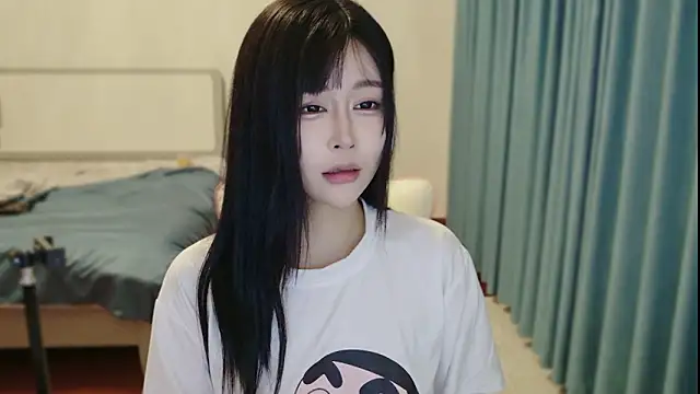 Snapshot of yiyi_3523 chatting on 03/22/26, 03:37 yiyi 3523 online show from 03/22/26, 03:37