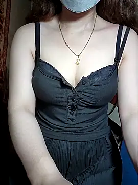 Snapshot of LeanaLy chatting on 10/20/25, 01:33 LeanaLy online show from 10/20/25, 01:33