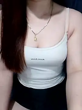 Snapshot of LeanaLy chatting on 03/18/26, 02:42 LeanaLy online show from 03/18/26, 02:42
