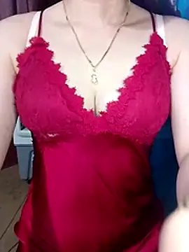 Snapshot of LeanaLy chatting on 04/16/26, 01:01 LeanaLy online show from 04/16/26, 01:01