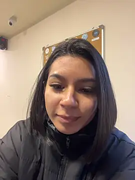 AlyssaRay online show from 04/07/26, 11:43