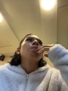 AlyssaRay online show from 05/25/26, 01:50