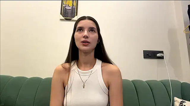 AlessiaChen online show from 10/18/25, 07:42