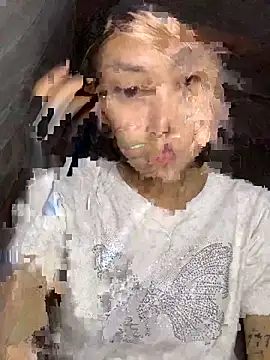 linh-lan1 online show from 10/27/25, 11:03