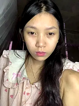 linh-lan1 online show from 10/30/25, 10:49