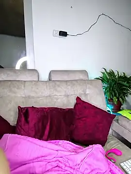 Snapshot of kitten25-hott chatting on 10/31/25, 01:50 kitten25-hott online show from 10/31/25, 01:50