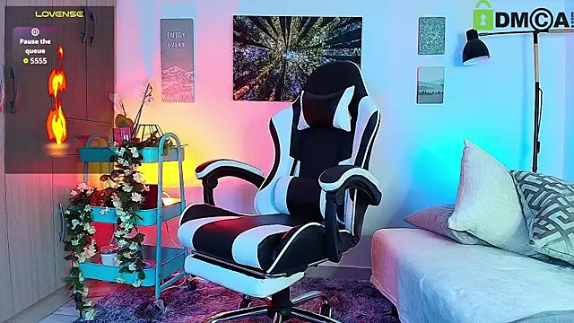 Snapshot of Alex_carter chatting on 10/31/25, 10:05 Alex carter online show from 10/31/25, 10:05