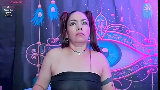 Sharlott smith online show from 10/21/25, 01:12