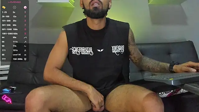 Snapshot of black_kameron_ chatting on 10/28/25, 07:01 black kameron  online show from 10/28/25, 07:01