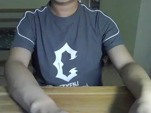 Snapshot of gande_003 chatting on 11/08/25, 04:18 gande 003 online show from 11/08/25, 04:18