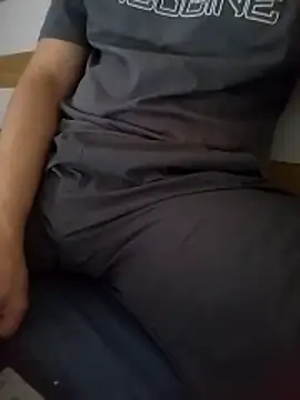 Snapshot of gande_003 chatting on 11/12/25, 09:21 gande 003 online show from 11/12/25, 09:21