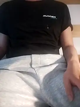 Snapshot of gande_003 chatting on 11/30/25, 06:17 gande 003 online show from 11/30/25, 06:17