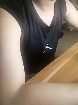 Snapshot of gande_003 chatting on 12/17/25, 04:57 gande 003 online show from 12/17/25, 04:57