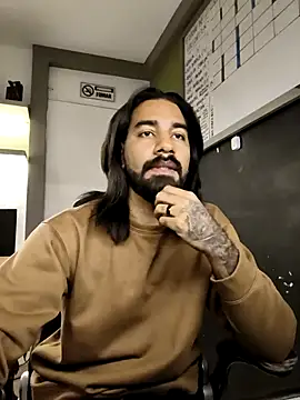 Snapshot of logan_arte_dance chatting on 11/04/25, 11:37 logan arte dance online show from 11/04/25, 11:37