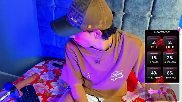 Snapshot of kalet-skinny chatting on 10/15/25, 12:05 kalet-skinny online show from 10/15/25, 12:05