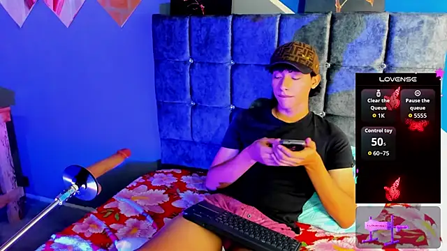 Snapshot of kalet-skinny chatting on 10/18/25, 01:45 kalet-skinny online show from 10/18/25, 01:45