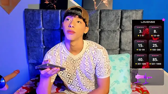 Snapshot of kalet-skinny chatting on 10/25/25, 12:34 kalet-skinny online show from 10/25/25, 12:34