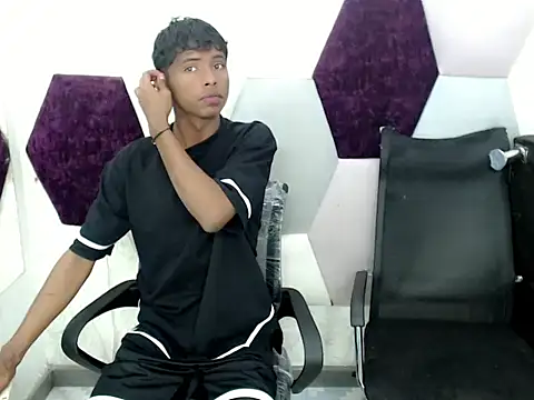 Mick storm online show from 11/18/25, 06:56