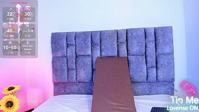 MILA QUINN online show from 10/21/25, 01:45