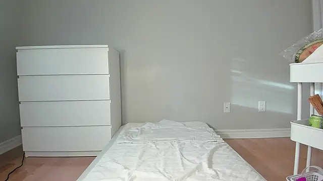 Jiwooe online show from 06/03/26, 11:32