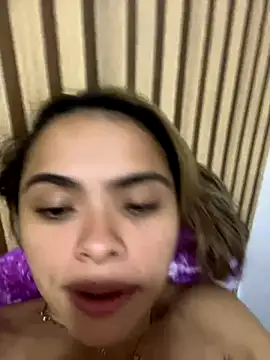 Snapshot of safadinhaquenteW chatting on 11/18/25, 04:17 safadinhaquenteW online show from 11/18/25, 04:17