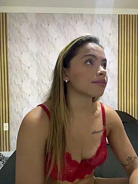 Snapshot of safadinhaquenteW chatting on 03/04/26, 04:07 safadinhaquenteW online show from 03/04/26, 04:07
