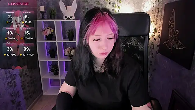 PeggyMcDean online show from 10/21/25, 07:42