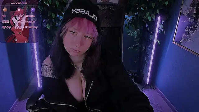 PeggyMcDean online show from 10/24/25, 07:27