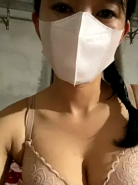 TranOanh999 online show from 10/27/25, 05:39