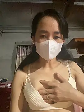 TranOanh999 online show from 10/28/25, 07:38