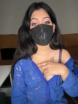 Snapshot of hey_wifey chatting on 10/15/25, 02:28 hey wifey online show from 10/15/25, 02:28