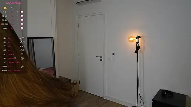 Snapshot of NeonyMuse chatting on 11/14/25, 10:14 NeonyMuse online show from 11/14/25, 10:14