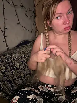 Snapshot of Barby_Kiss chatting on 10/17/25, 06:32 Barby Kiss online show from 10/17/25, 06:32