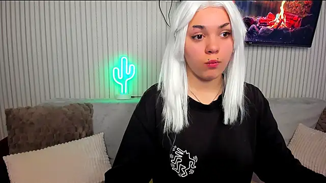 EricaHoff23 online show from 10/21/25, 07:20