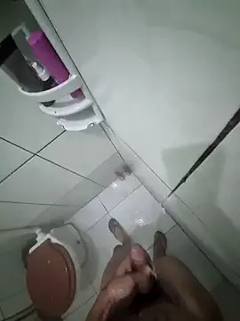 Snapshot of magrelo10 chatting on 10/31/25, 12:28 magrelo10 online show from 10/31/25, 12:28