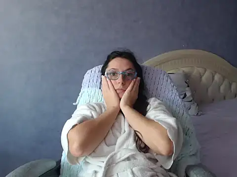 LuckyLisa23 online show from 11/06/25, 09:21