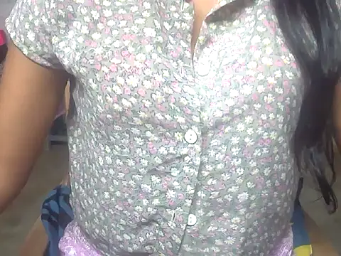 Snapshot of shalu_02 chatting on 10/14/25, 05:52 shalu 02 online show from 10/14/25, 05:52