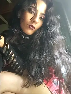 Snapshot of Reiha chatting on 10/20/25, 07:31 Reiha online show from 10/20/25, 07:31