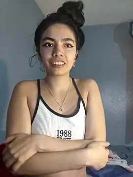 Sofia Rodriguez8 online show from 10/15/25, 09:42