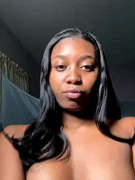 Snapshot of Jazmin-chel chatting on 10/14/25, 01:45 Jazmin-chel online show from 10/14/25, 01:45