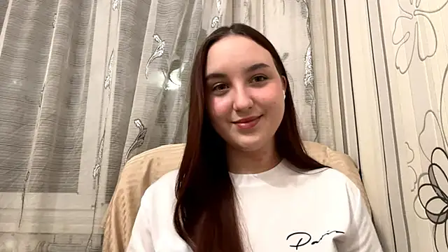 Snapshot of DaisyMolly chatting on 10/26/25, 05:41 DaisyMolly online show from 10/26/25, 05:41
