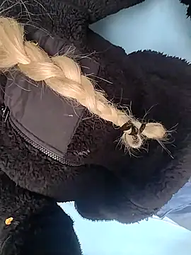 Snapshot of fernanda15 chatting on 10/29/25, 11:12 fernanda15 online show from 10/29/25, 11:12