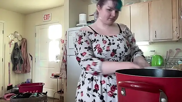 Snapshot of babycakespnw chatting on 10/15/25, 12:55 babycakespnw online show from 10/15/25, 12:55