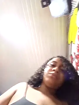 Snapshot of lacrespa24 chatting on 11/02/25, 05:43 lacrespa24 online show from 11/02/25, 05:43